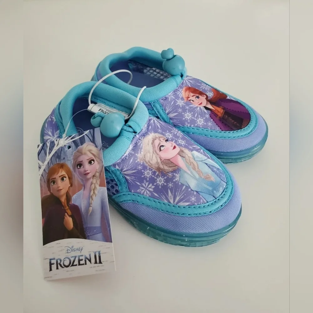 Disney Frozen II Anna and Elsa Water Shoes (Toddler Girls).‎  Size 5-6
